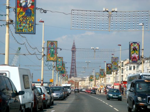 Blackpool Promenade en in de verte Blackpool Tower